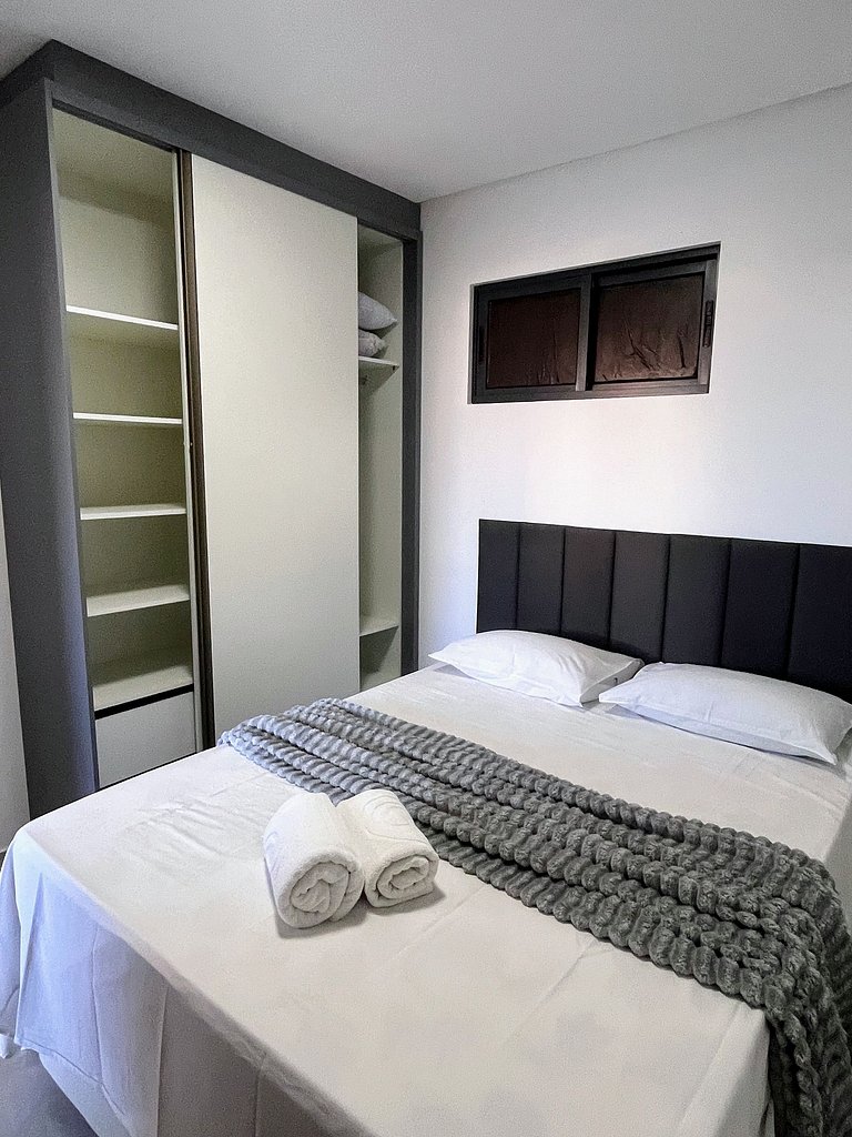 Lindo apartamento de 1 quarto e piscina no rooftop