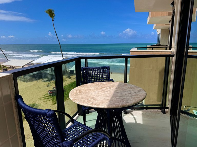 Sofisticação à beira-mar, varanda com vista para a praia