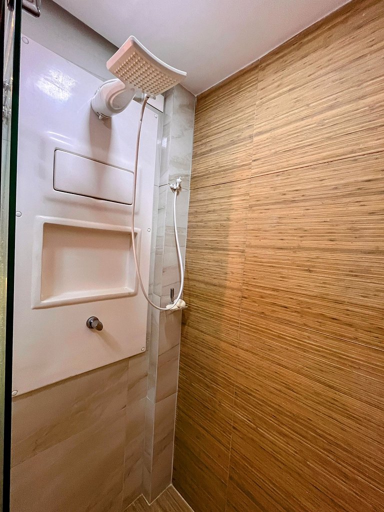 Luxo à beira-mar com quintal e piscina privativa