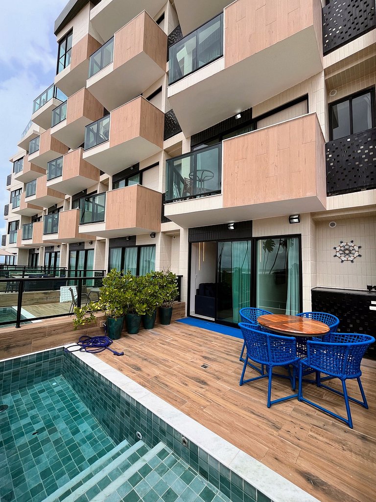 Luxo à beira-mar com quintal e piscina privativa