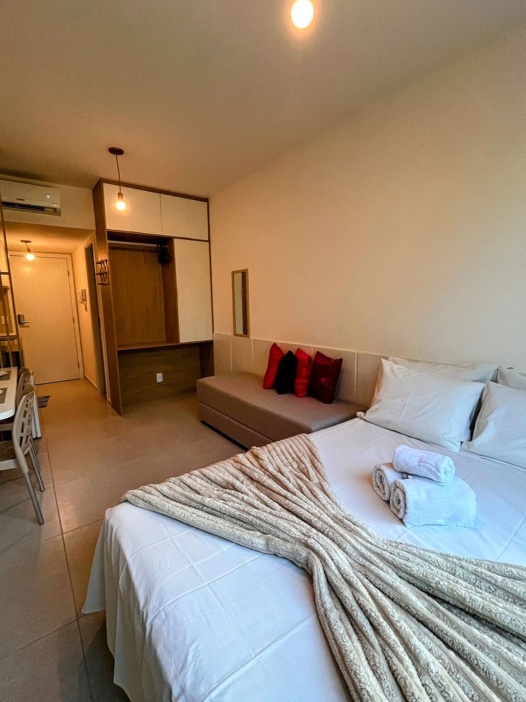 Moderno, confortável, e com piscina na cobertura