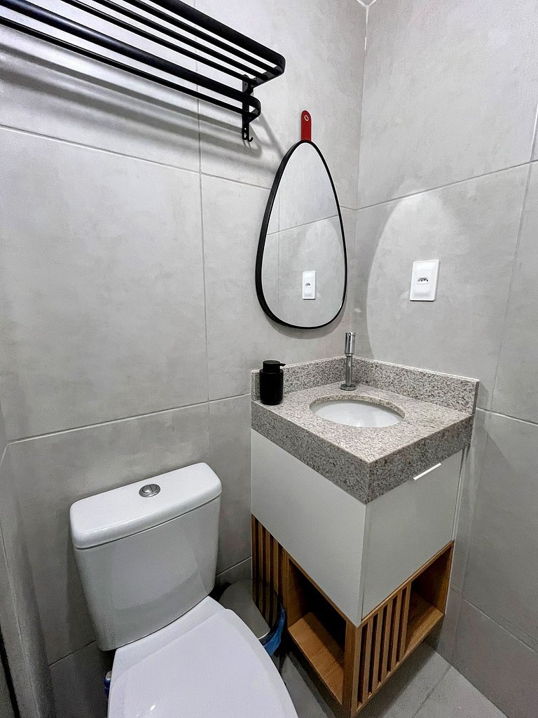 Moderno, confortável, e com piscina na cobertura
