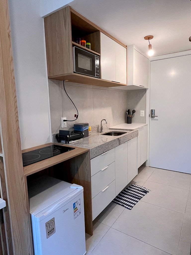 Moderno, confortável, e com piscina na cobertura