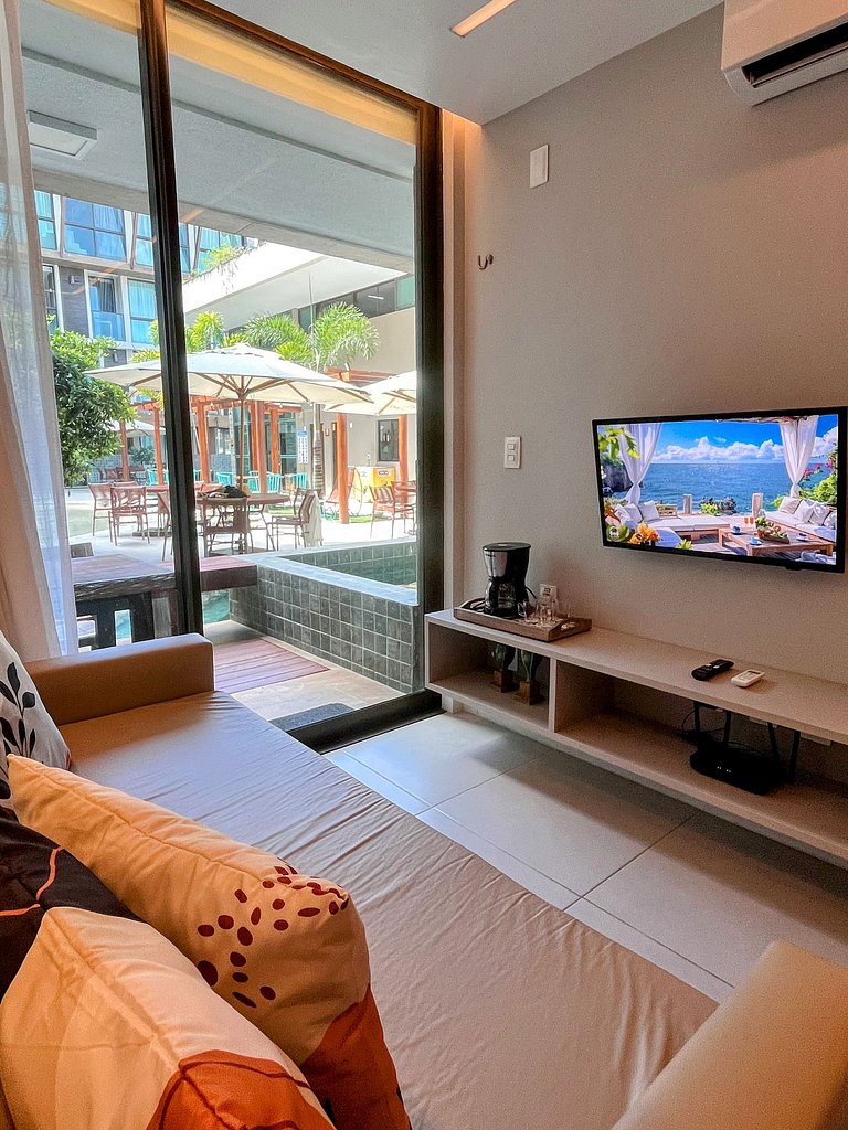 Piscina Privativa | Flat Elegante no Sunny Hall