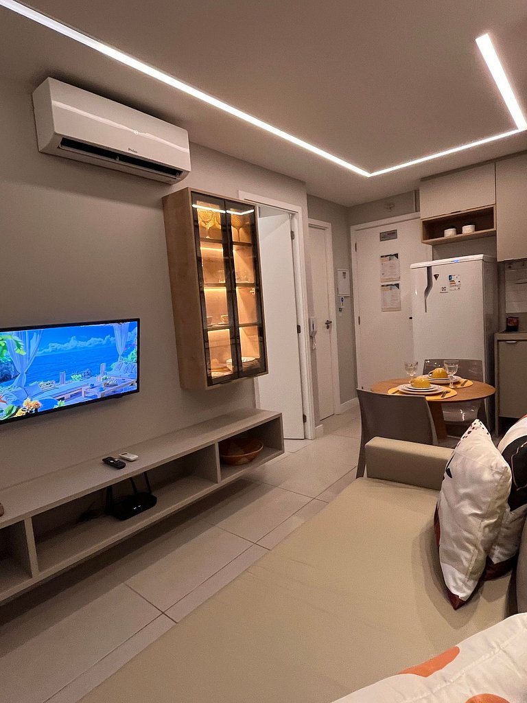 Piscina Privativa | Flat Elegante no Sunny Hall