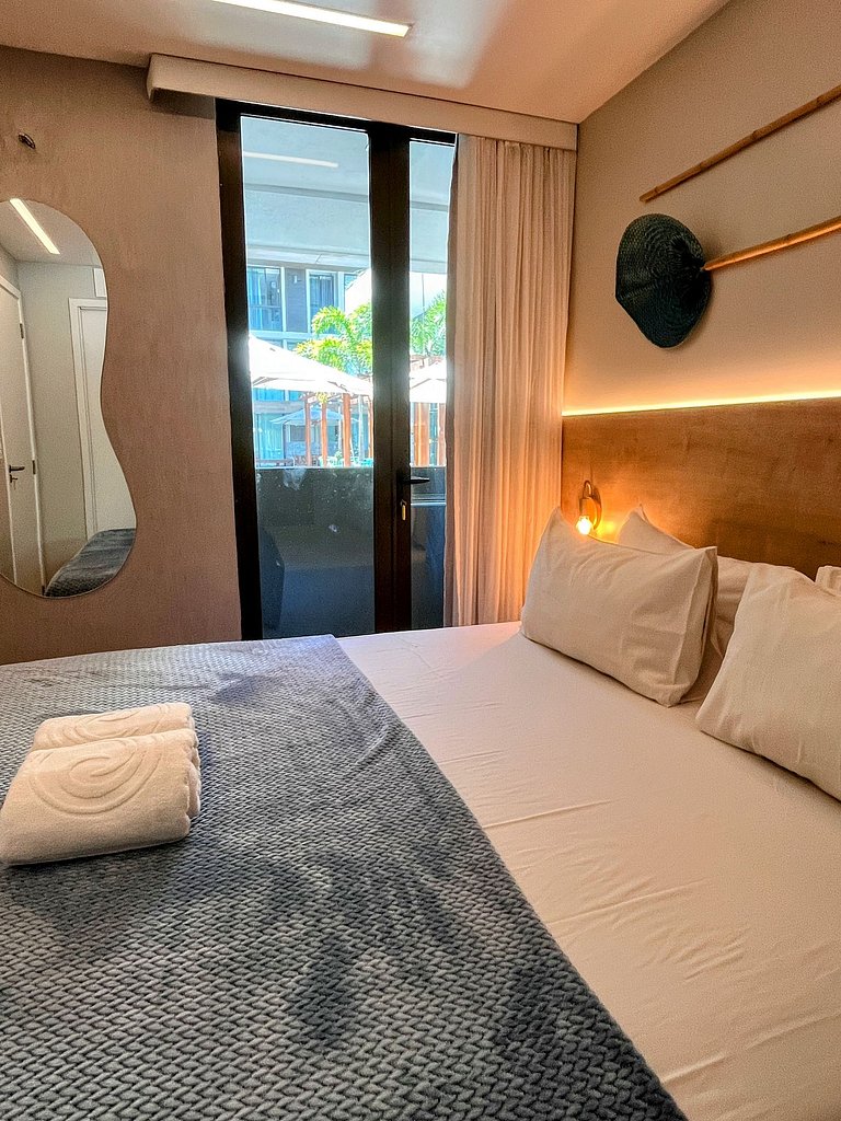 Piscina Privativa | Flat Elegante no Sunny Hall