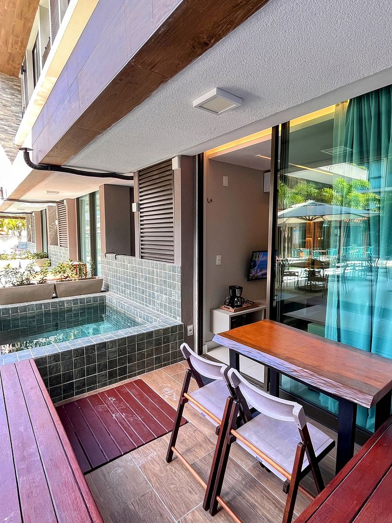 Piscina Privativa | Flat Elegante no Sunny Hall